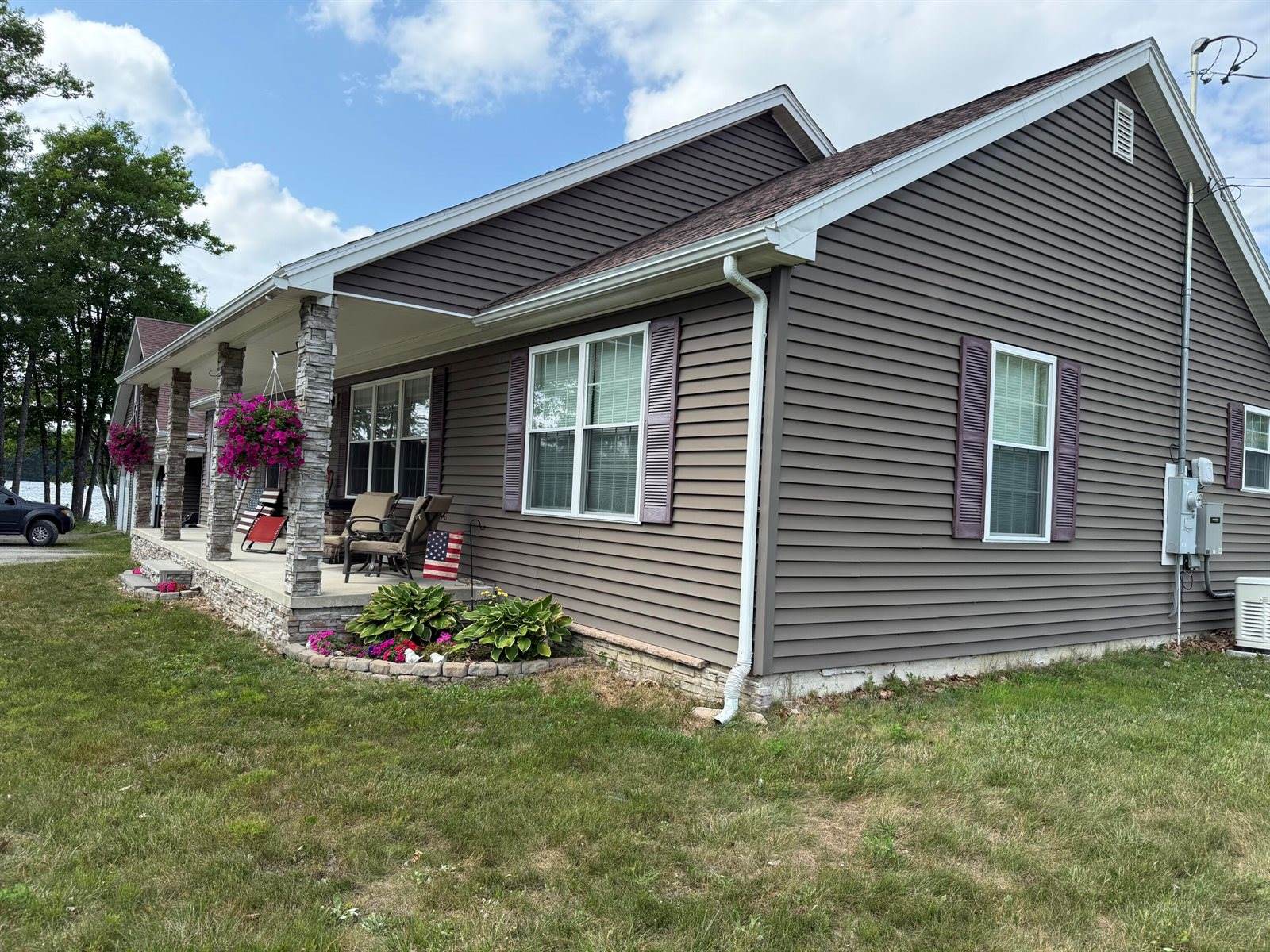 45 Oakview Lane, Enfield, ME 04493