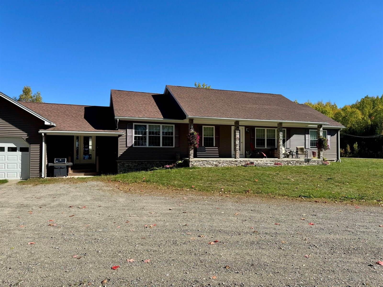 45 Oakview Lane, Enfield, ME 04493