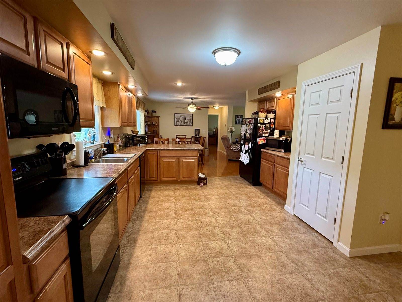 45 Oakview Lane, Enfield, ME 04493