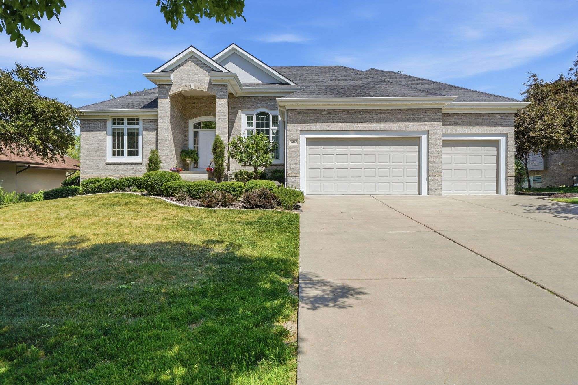 9014 Whispering Wind Road, Lincoln, NE 68512