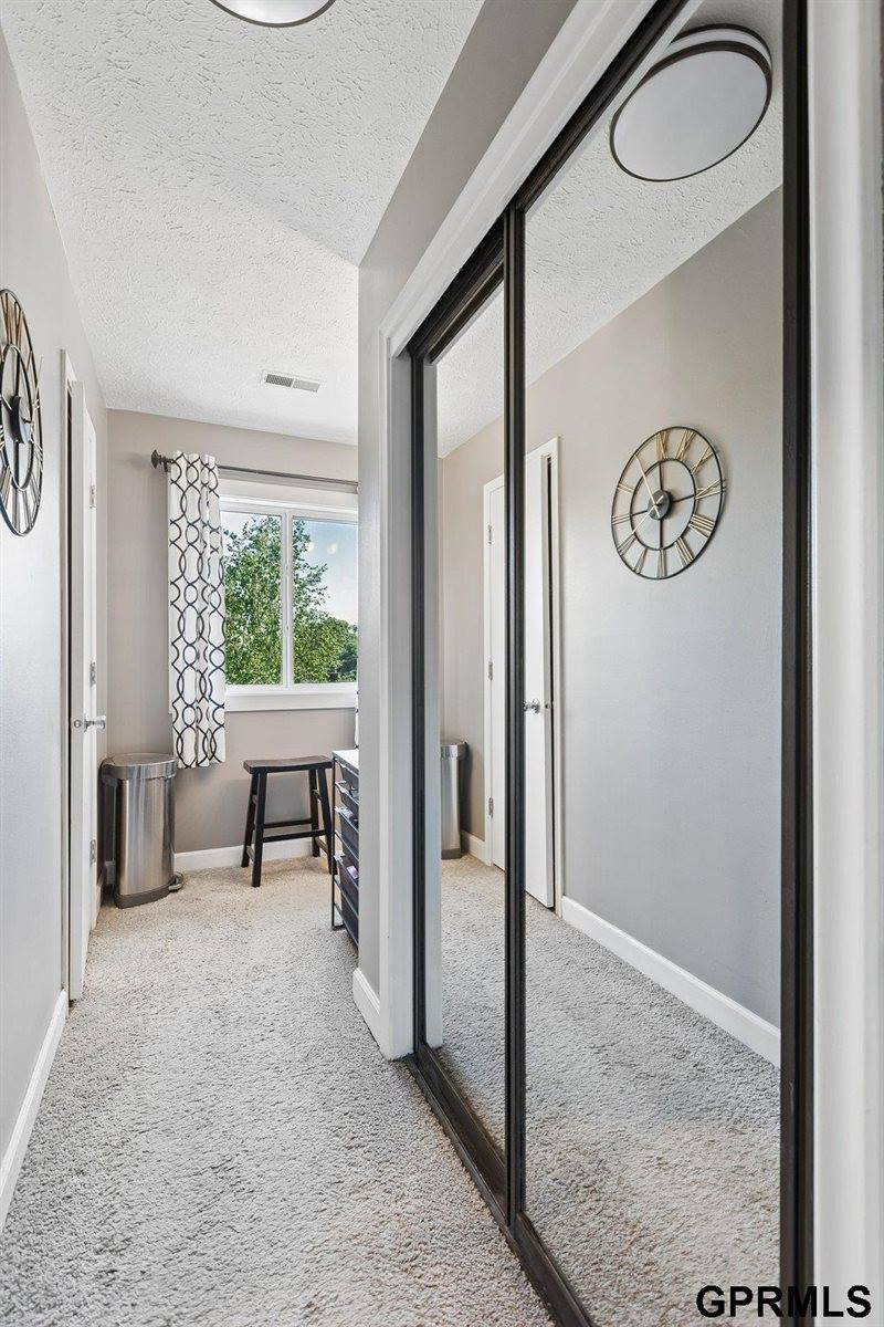 901 Sally Street, Papillion, NE 68046