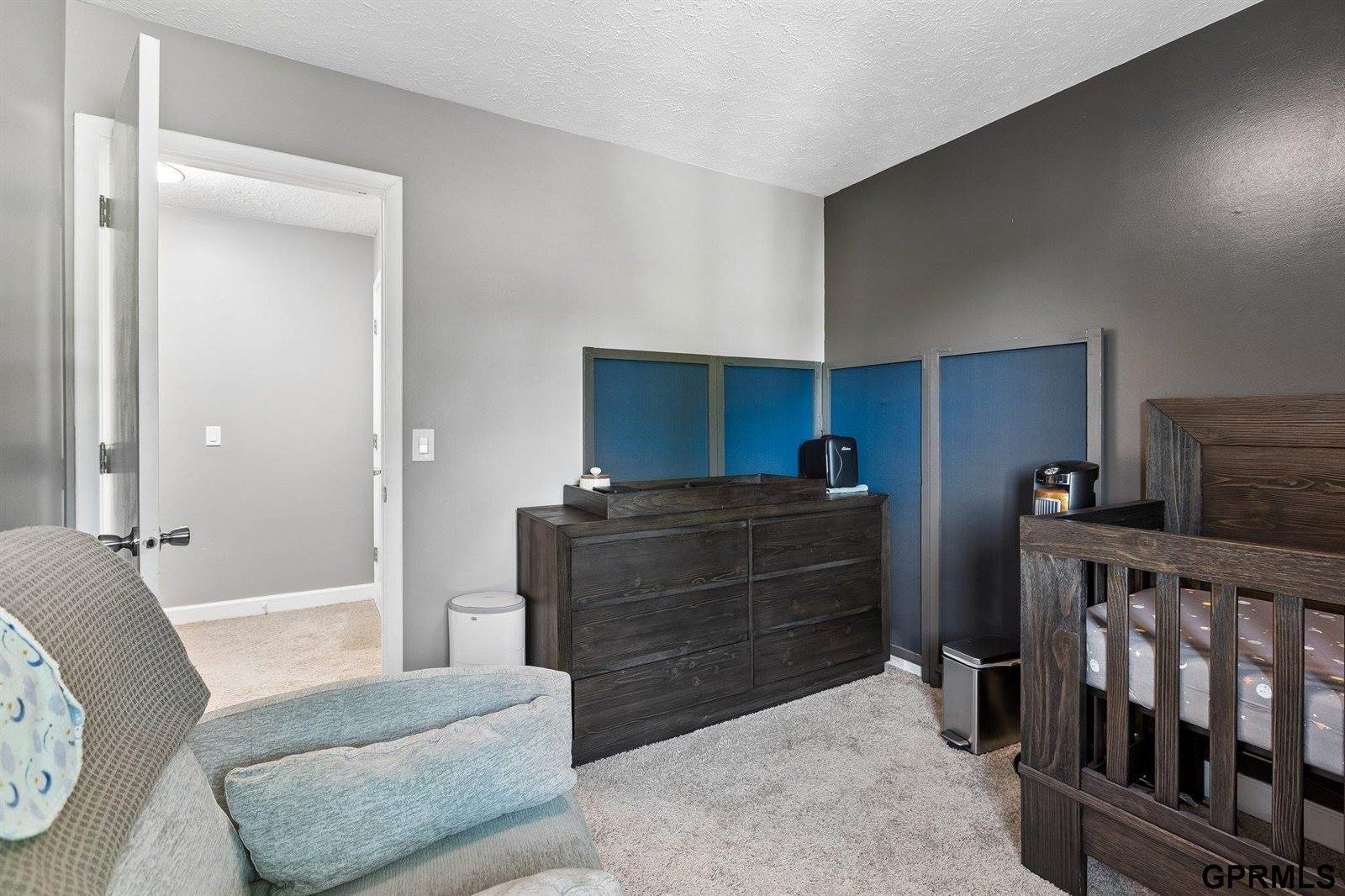 901 Sally Street, Papillion, NE 68046