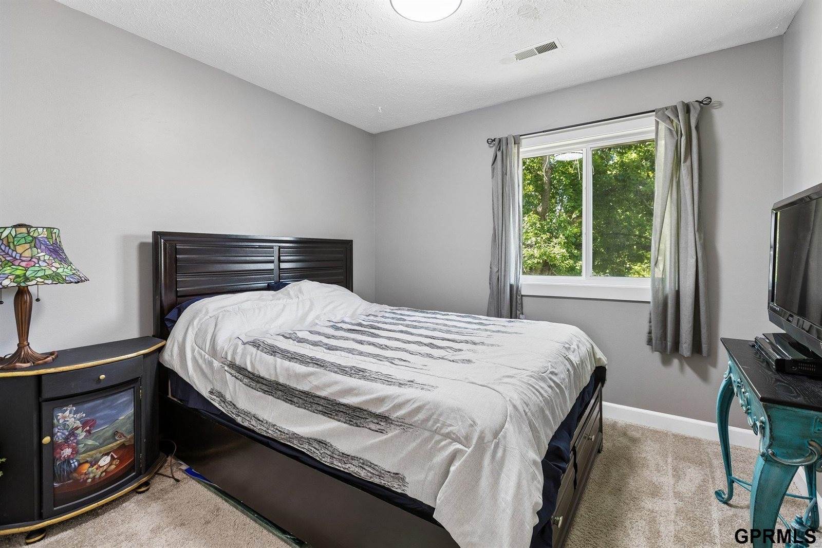 901 Sally Street, Papillion, NE 68046