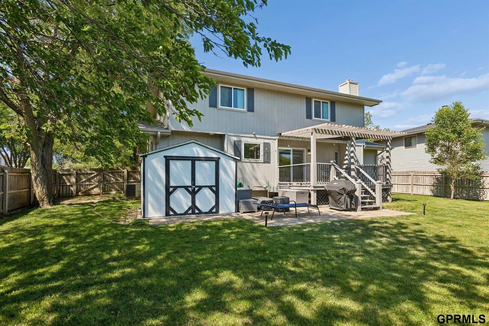 901 Sally Street, Papillion, NE 68046