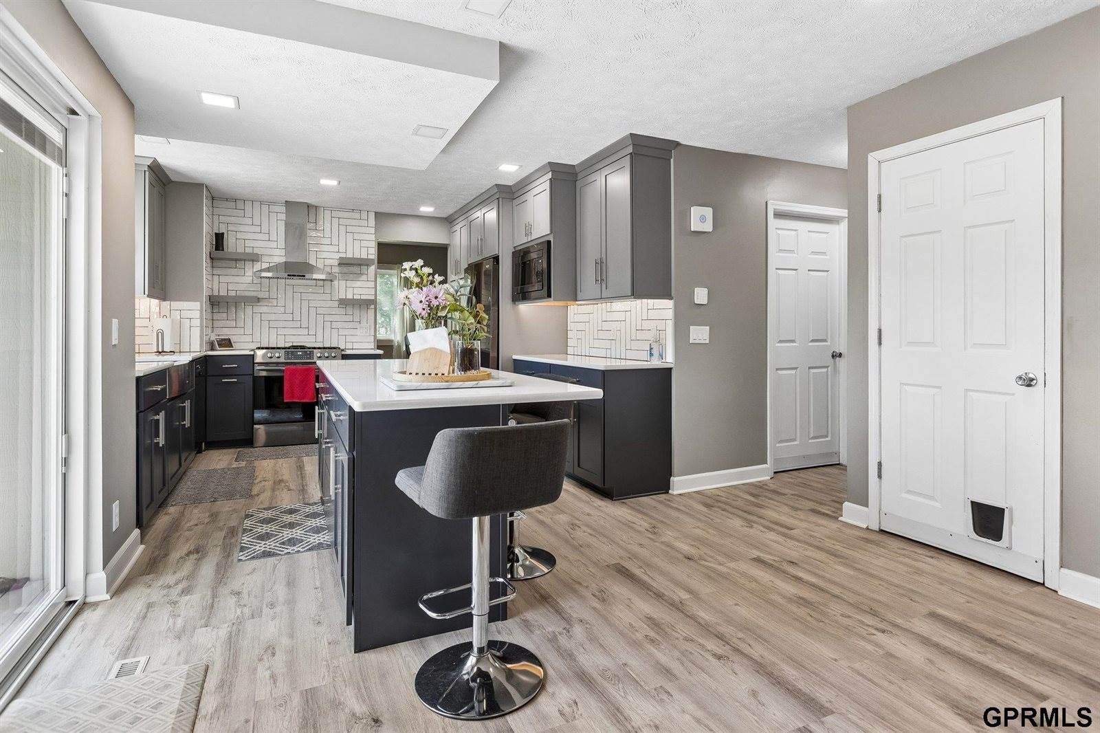 901 Sally Street, Papillion, NE 68046
