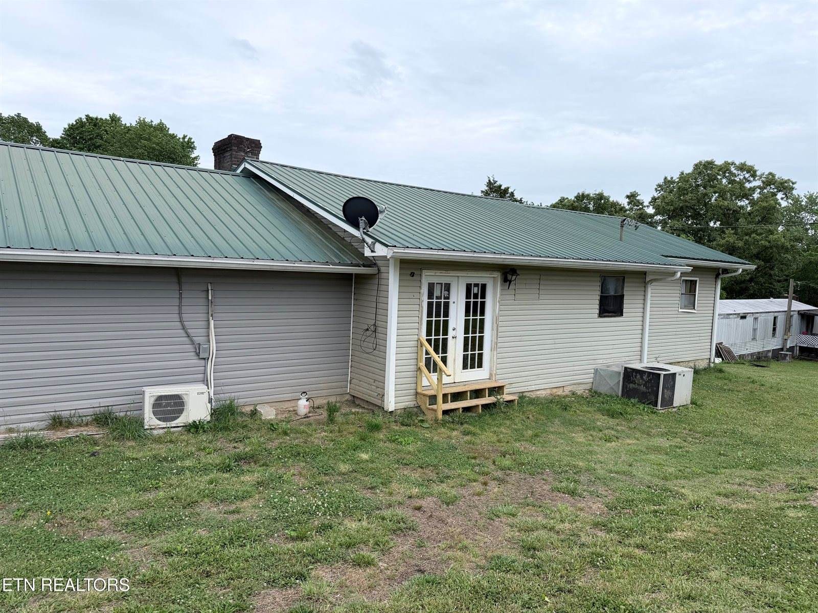 130 County Road 306, Sweetwater, TN 37874