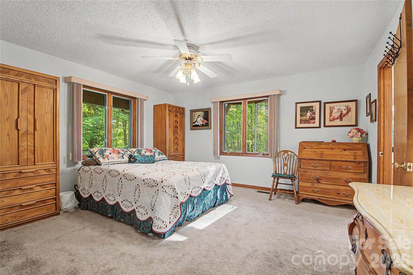 383 Ravenwood Lane, Horse Shoe, NC 28742