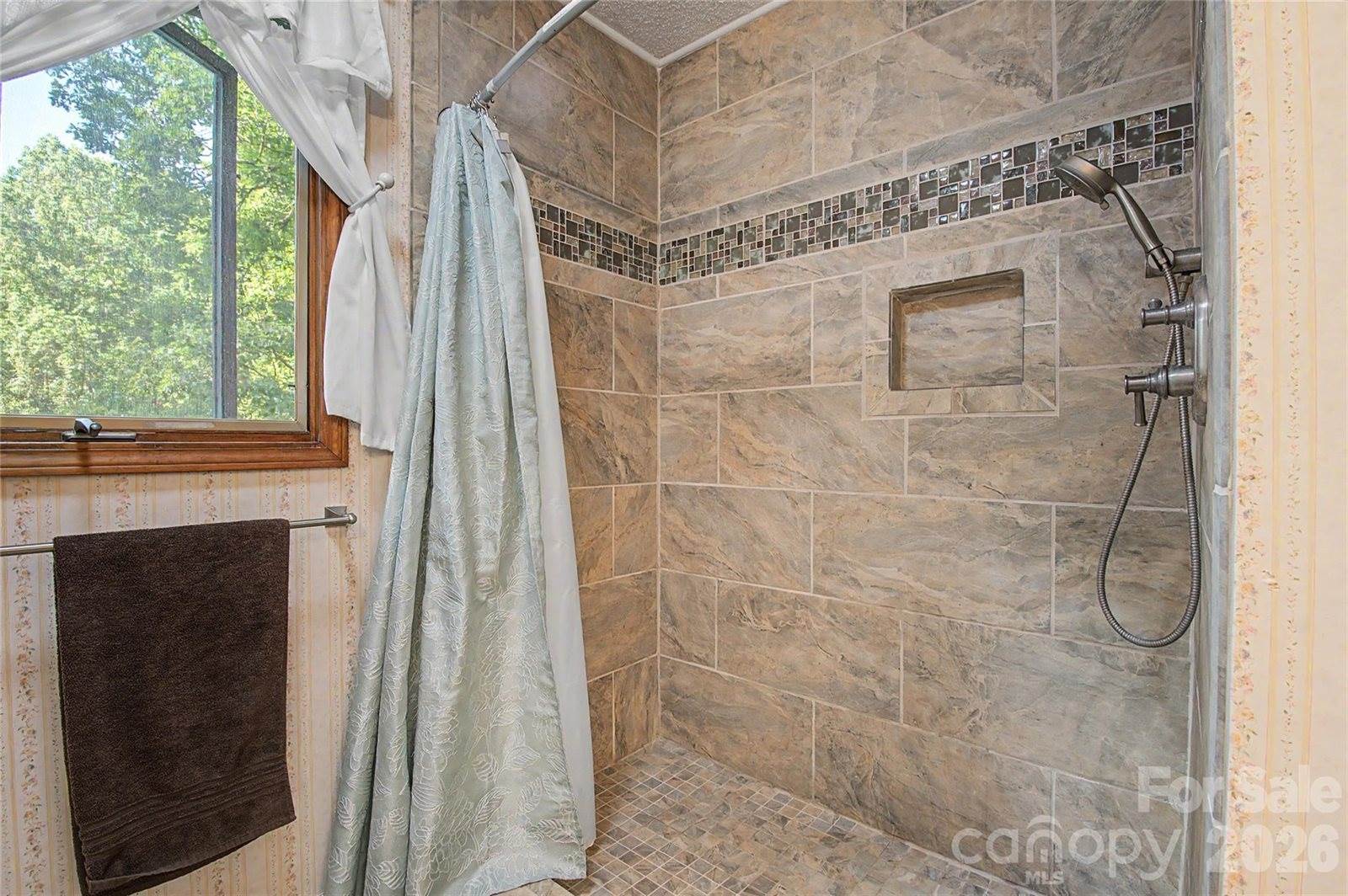 383 Ravenwood Lane, Horse Shoe, NC 28742