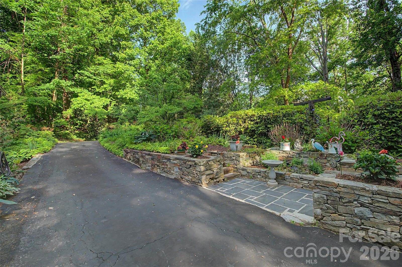 383 Ravenwood Lane, Horse Shoe, NC 28742