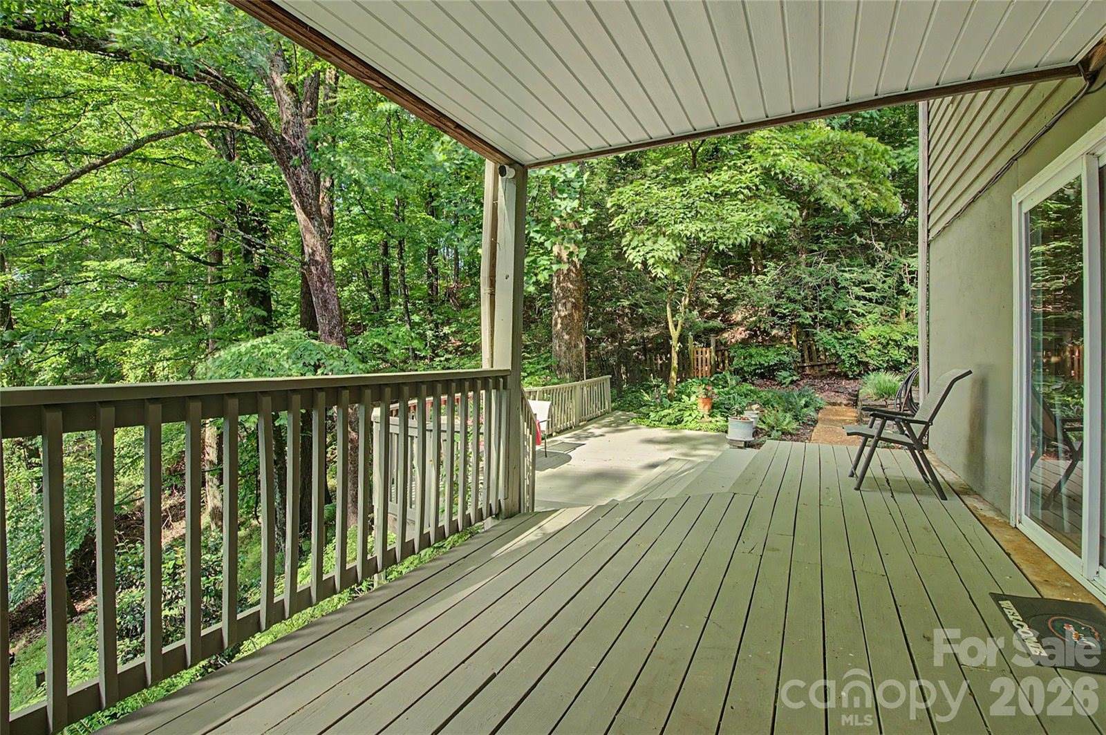 383 Ravenwood Lane, Horse Shoe, NC 28742