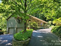 383 Ravenwood Lane, Horse Shoe, NC 28742