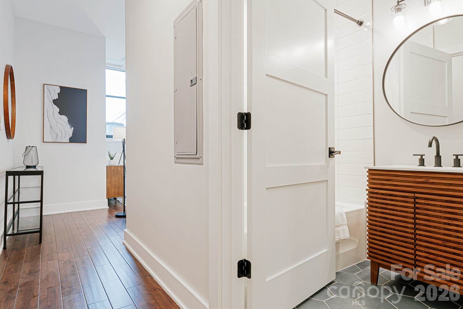 122 College Street, Asheville, NC 28801
