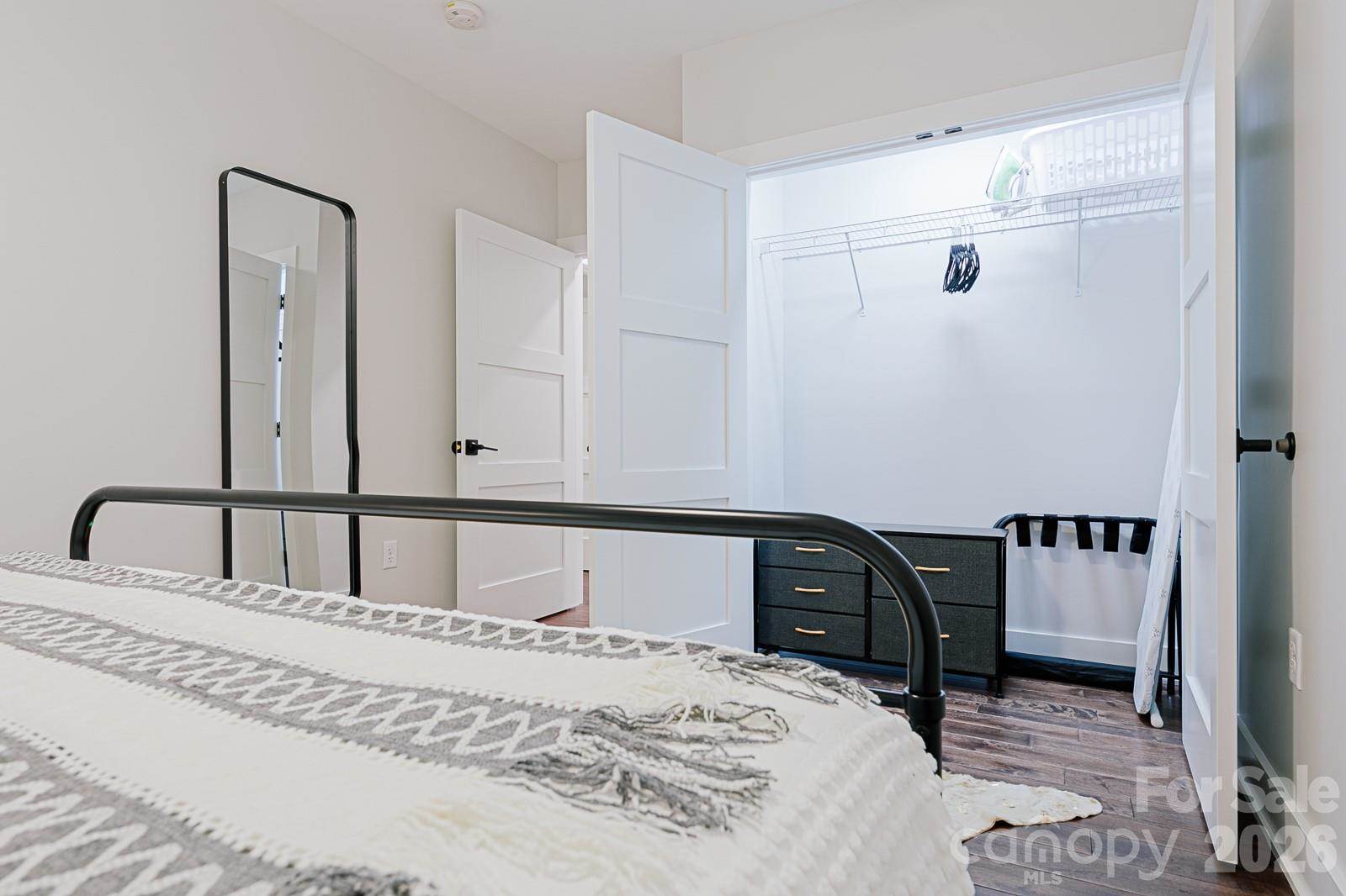 122 College Street, Asheville, NC 28801