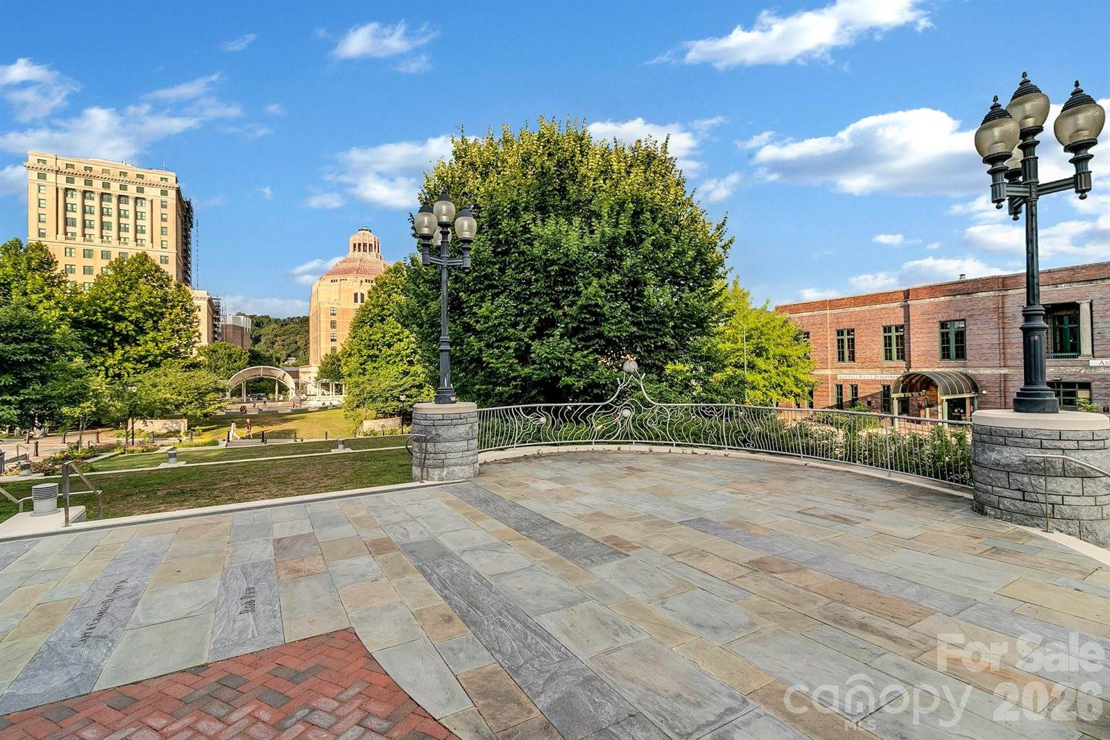122 College Street, Asheville, NC 28801