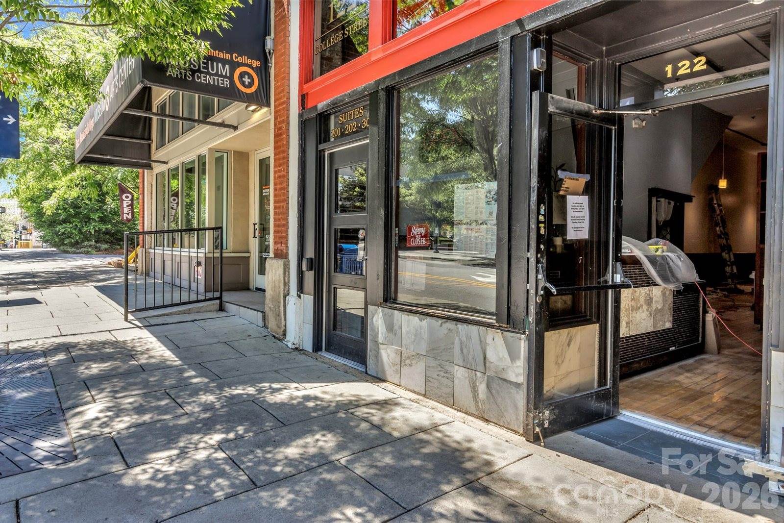 122 College Street, Asheville, NC 28801