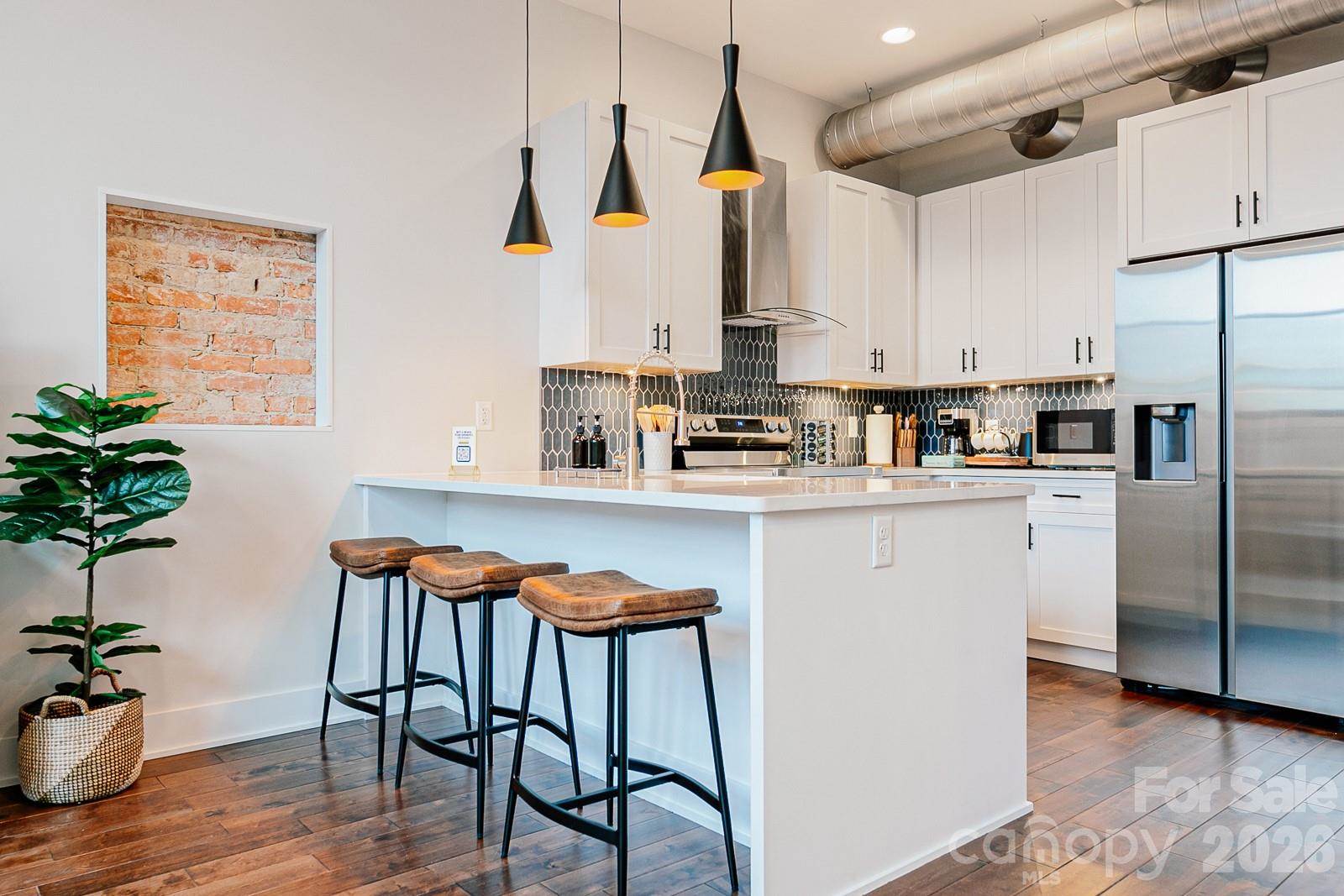 122 College Street, Asheville, NC 28801