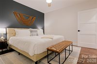 122 College Street, Asheville, NC 28801
