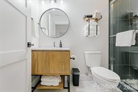 122 College Street, Asheville, NC 28801