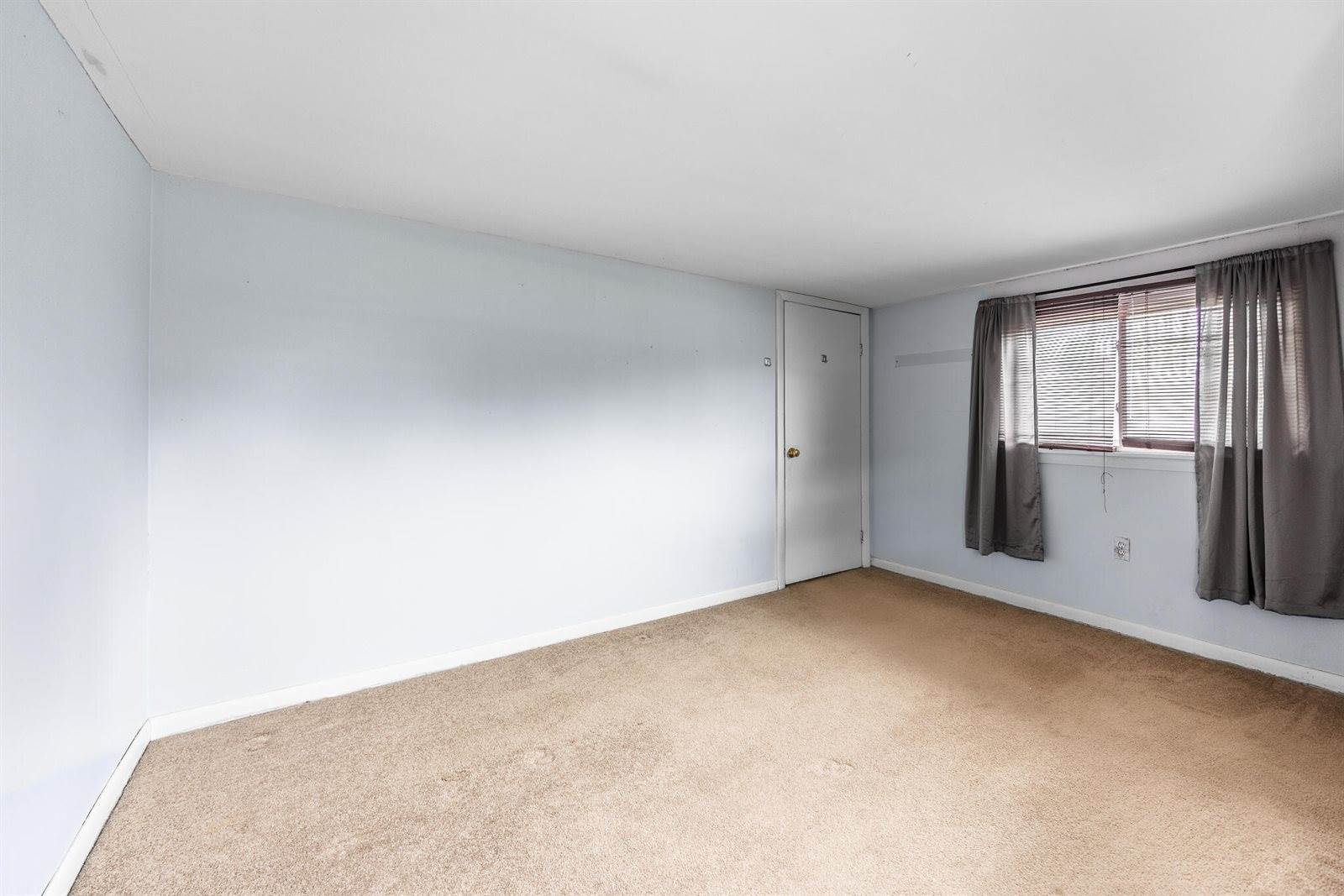 300 Coldbrook Road, Hampden, ME 04444