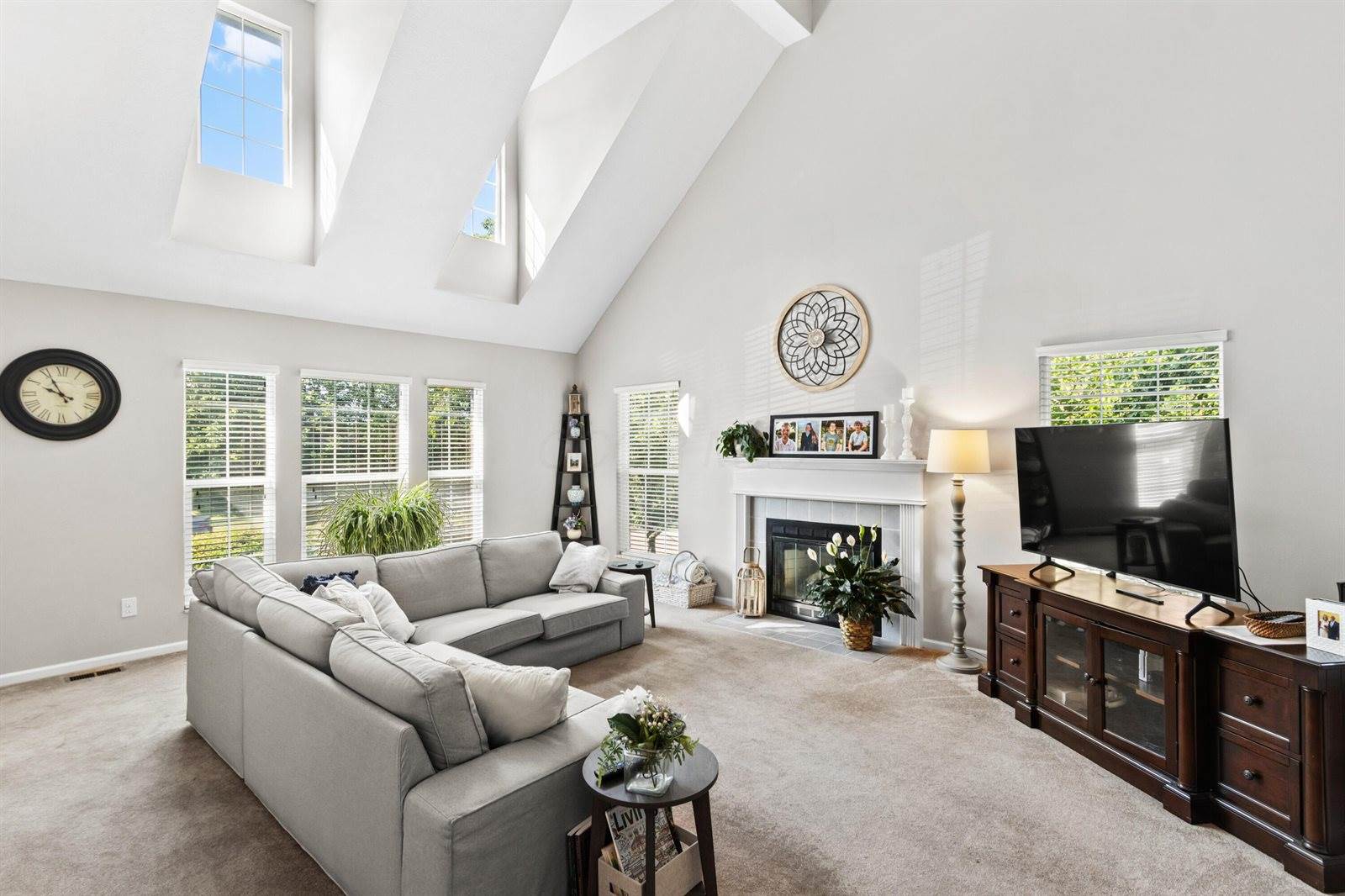 452 Medwin Place, Columbus, OH 43230