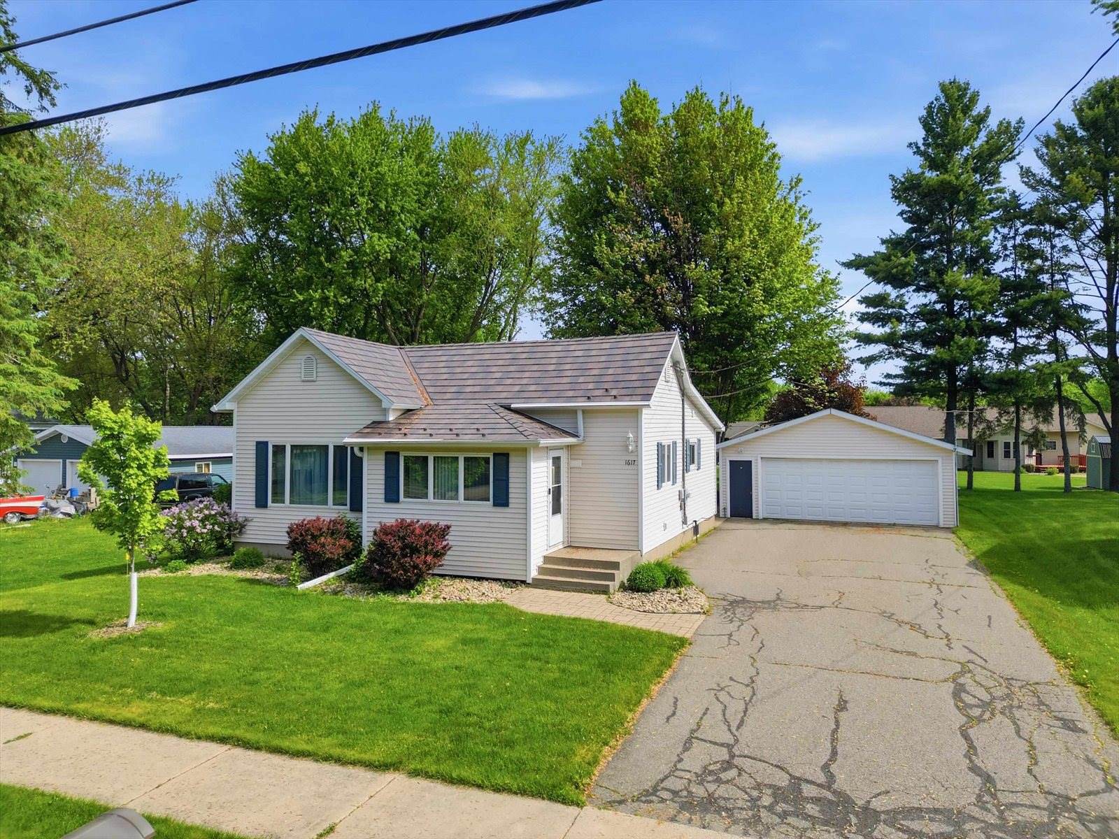 1617 E Blodgett Street, Marshfield, WI 54449