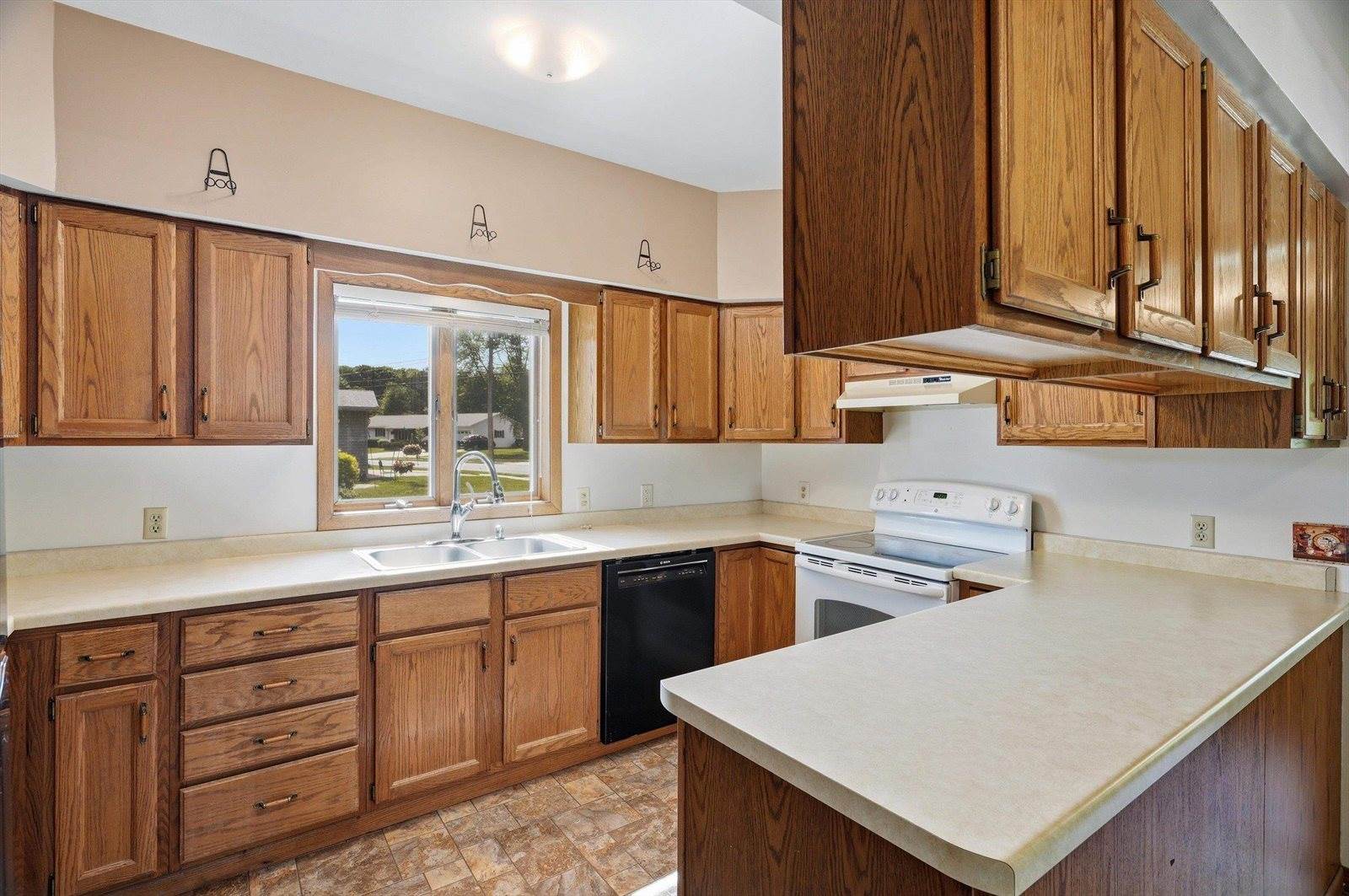 1617 E Blodgett Street, Marshfield, WI 54449