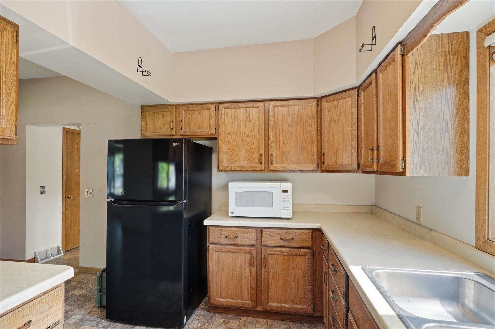 1617 E Blodgett Street, Marshfield, WI 54449