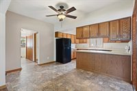 1617 E Blodgett Street, Marshfield, WI 54449