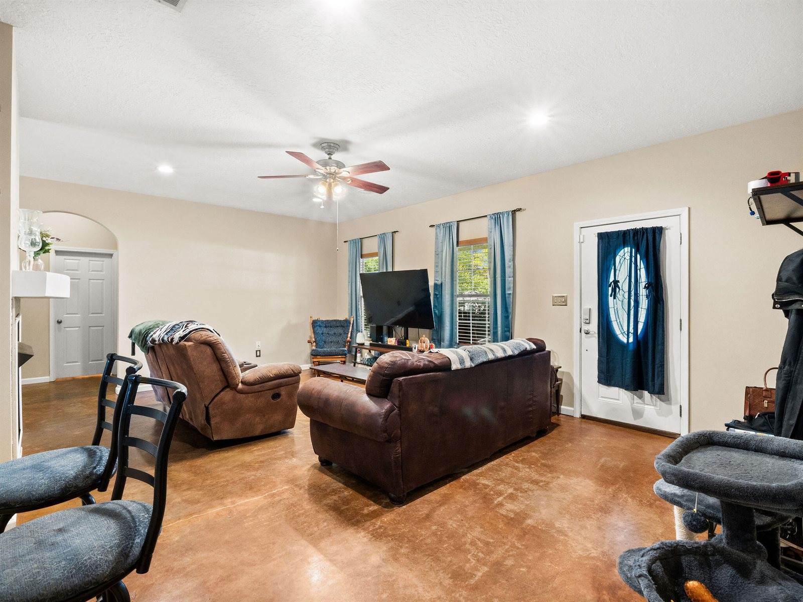 710 S Division St, DeRidder, LA 70634