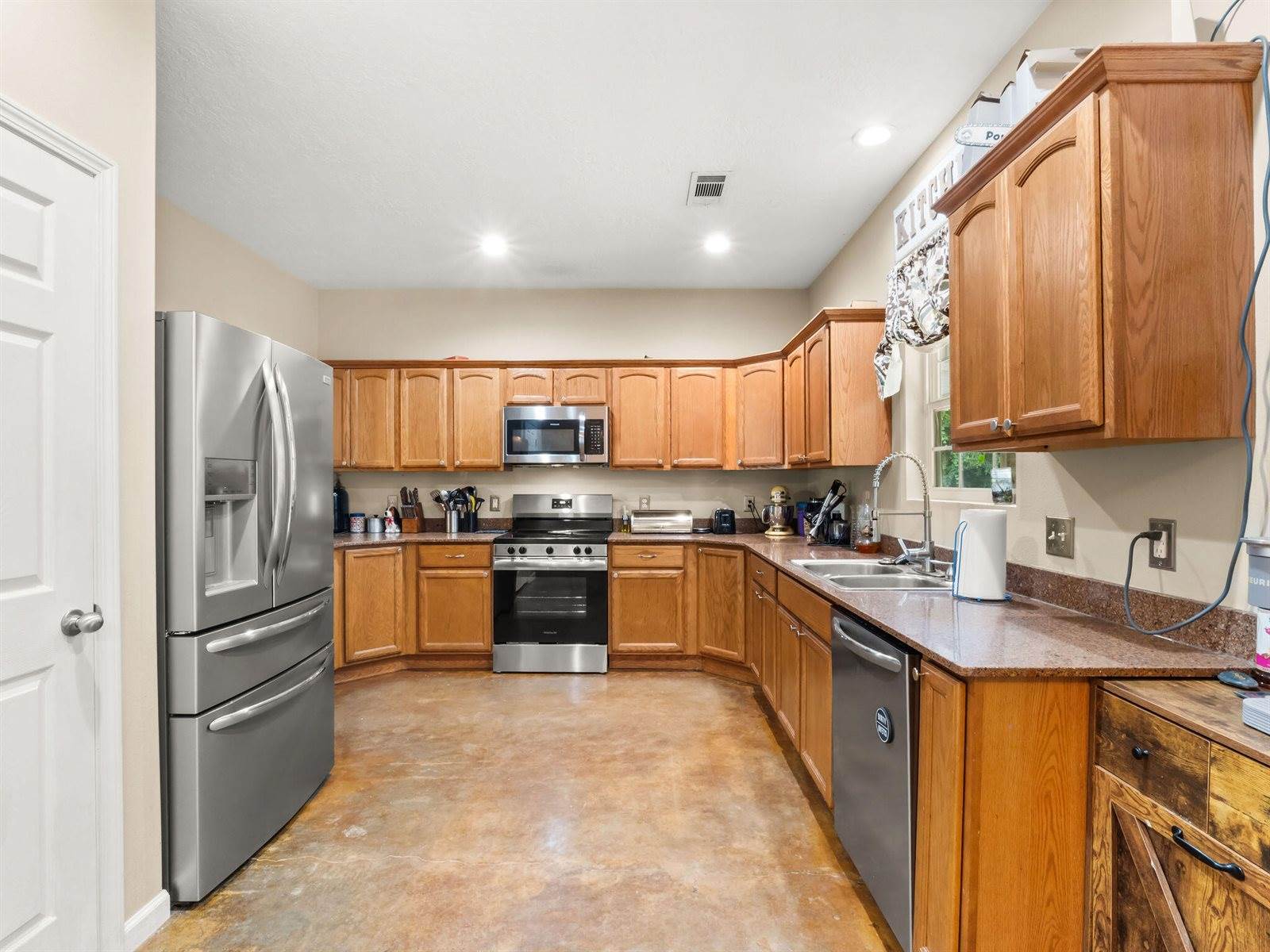 710 S Division St, DeRidder, LA 70634