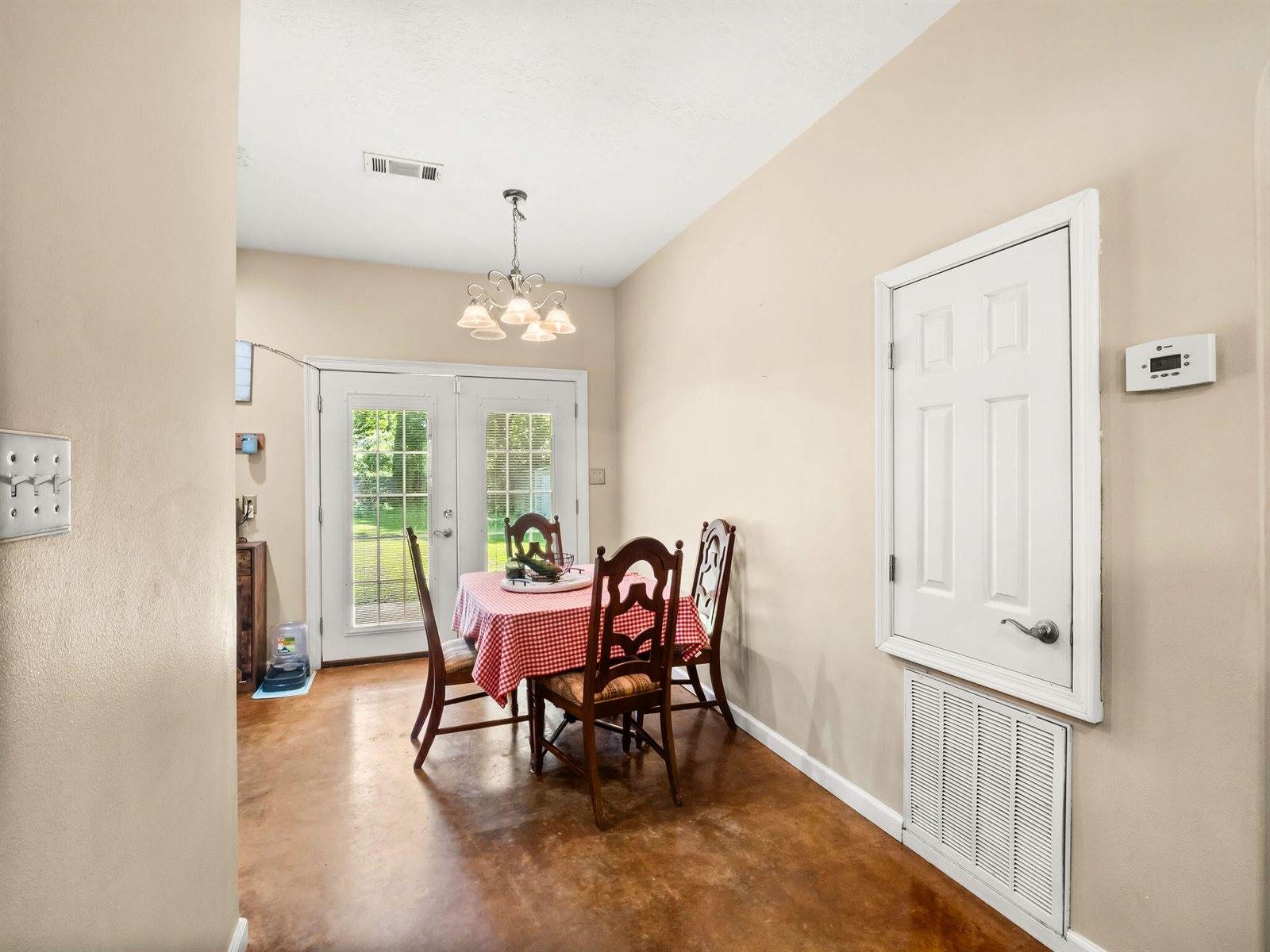 710 S Division St, DeRidder, LA 70634