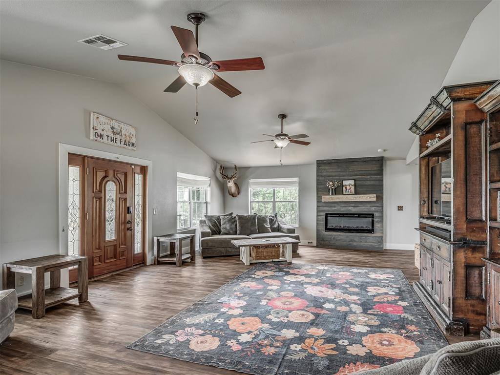 17765 East County Road 1500 Road, Lindsay, OK 73052