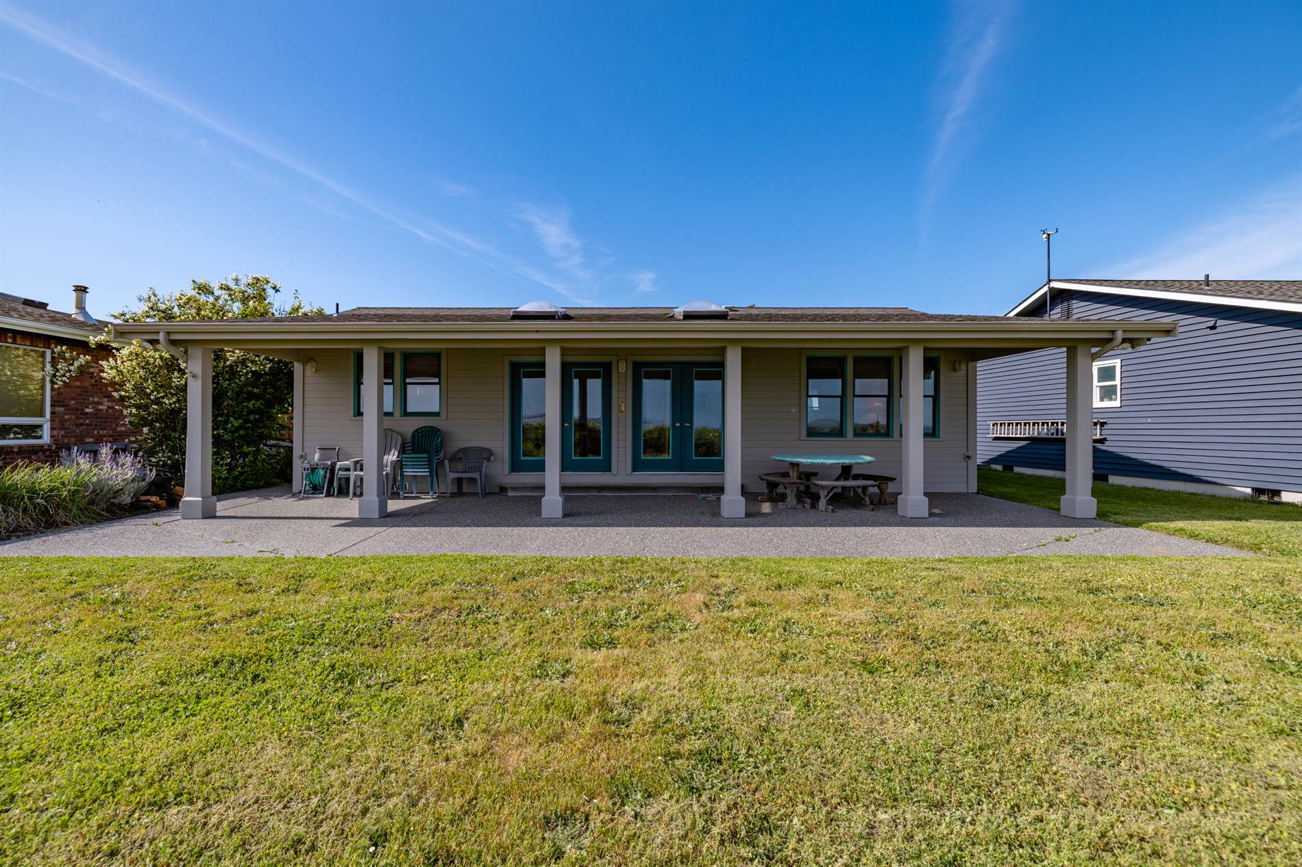 754 Livingston Bay Shore Drive, Camano Island, WA 98282