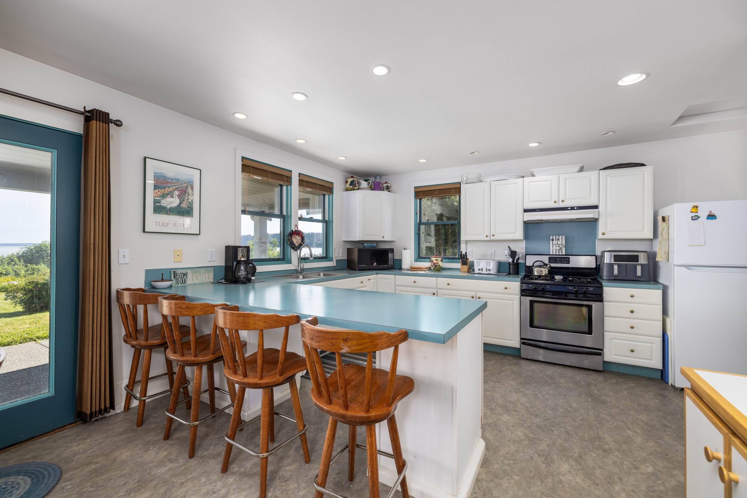 754 Livingston Bay Shore Drive, Camano Island, WA 98282