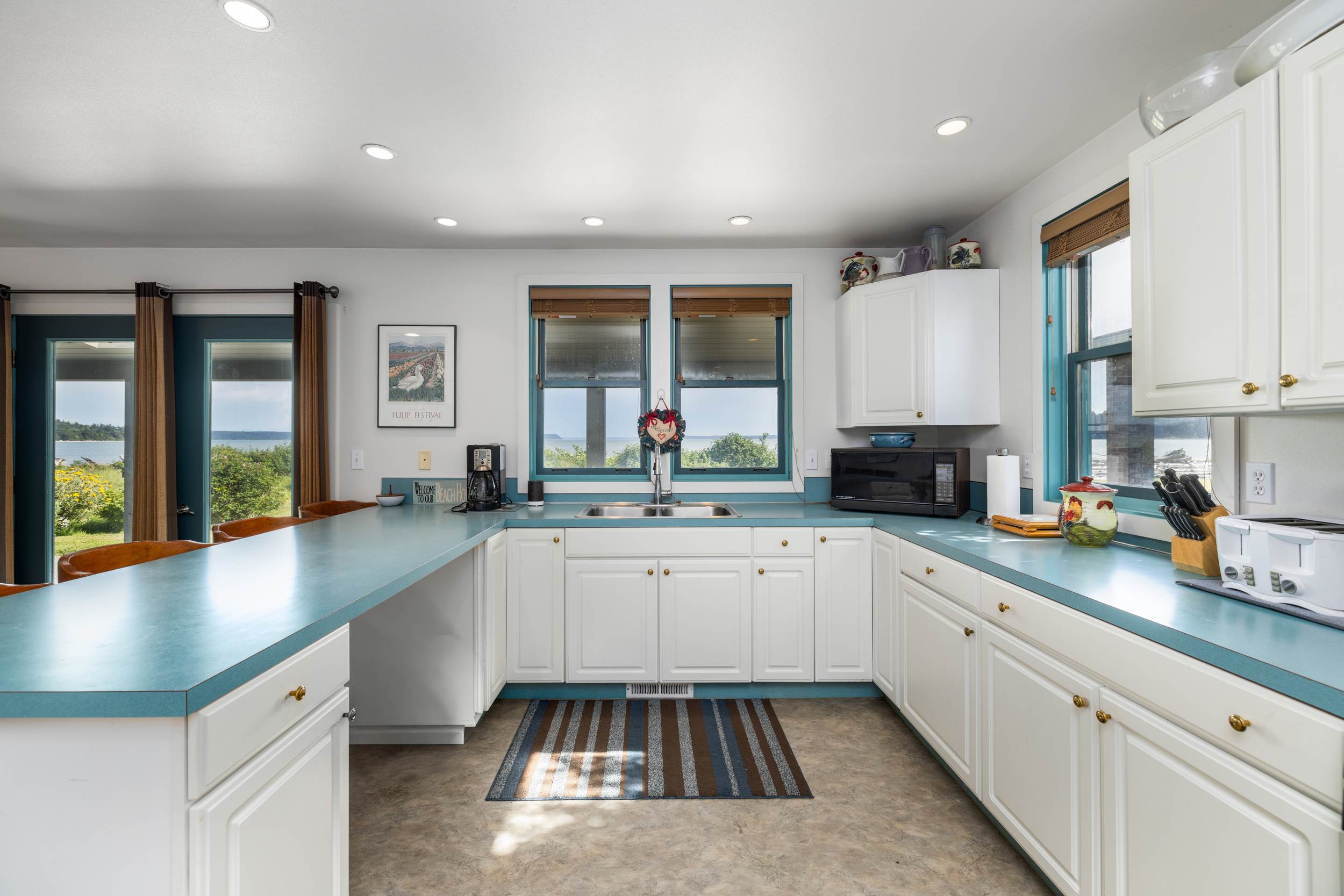 754 Livingston Bay Shore Drive, Camano Island, WA 98282
