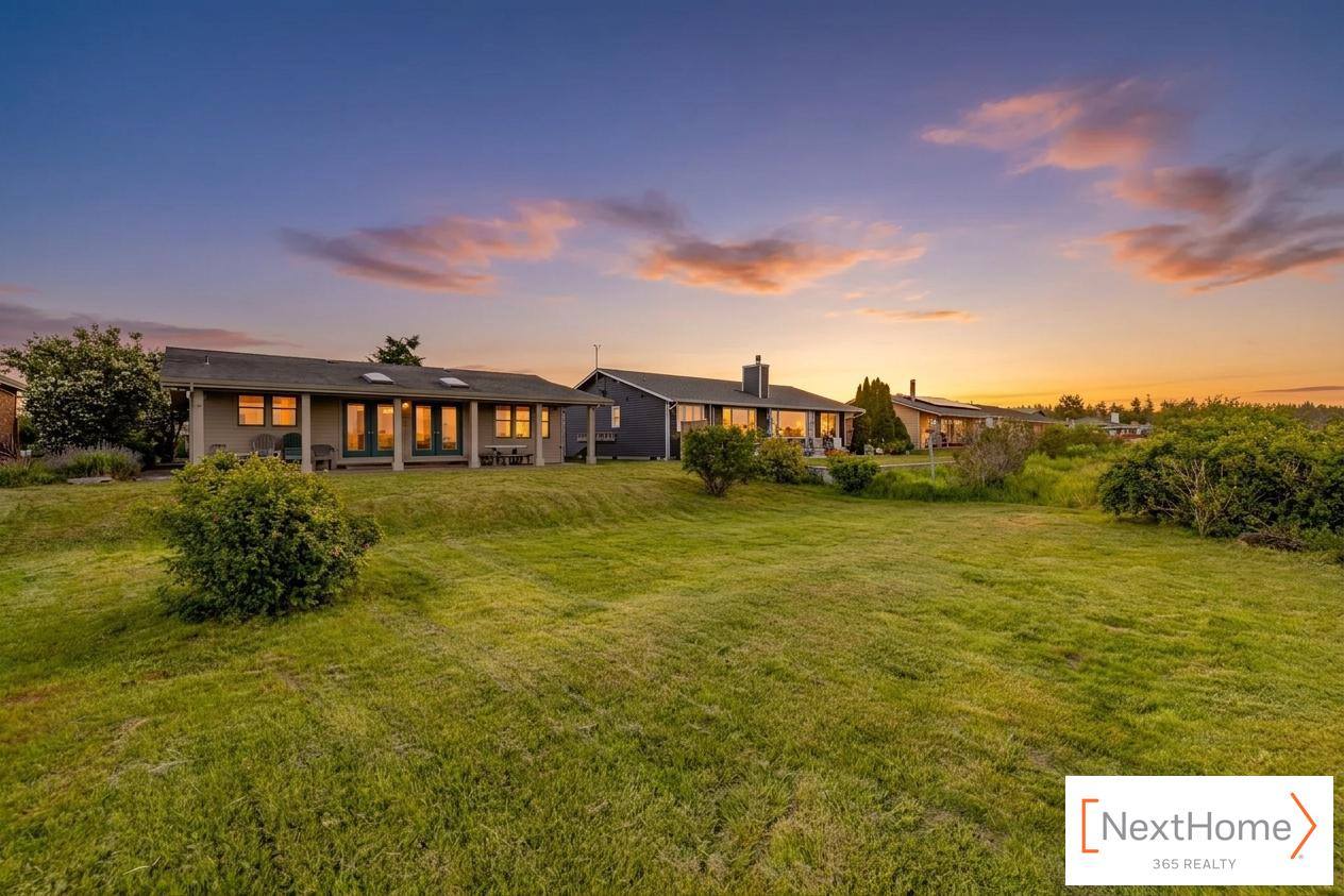 754 Livingston Bay Shore Drive, Camano Island, WA 98282