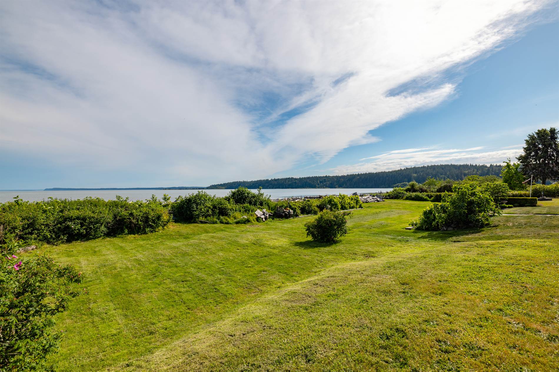 754 Livingston Bay Shore Drive, Camano Island, WA 98282