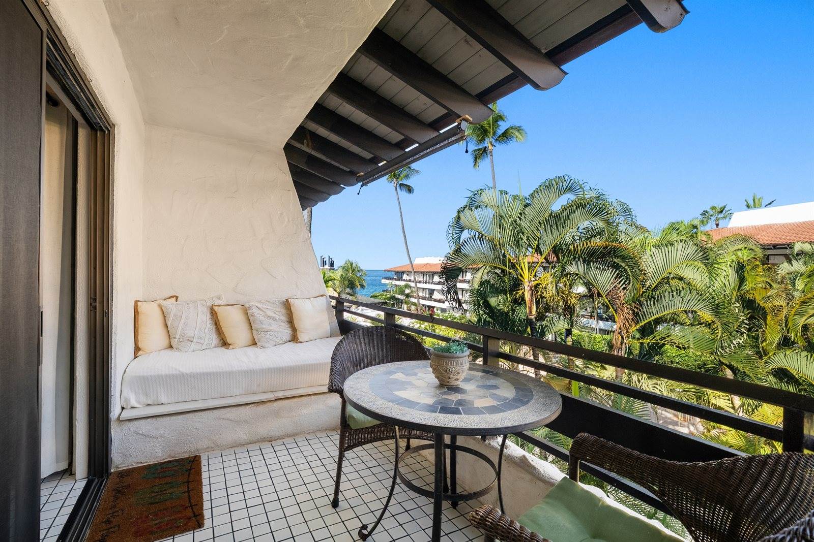 75-6082 Alii Dr, Kailua-Kona, HI 96740