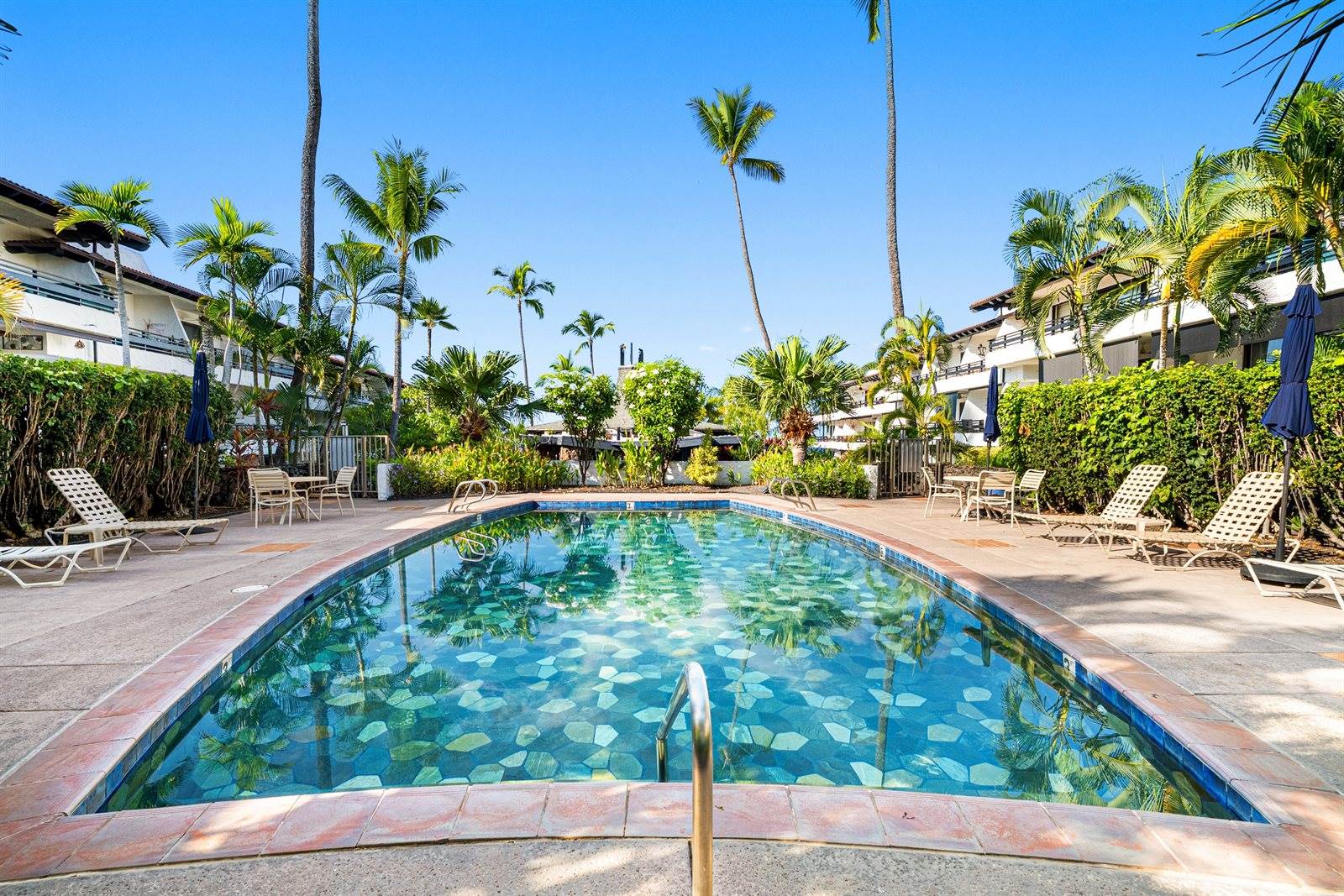 75-6082 Alii Dr, Kailua-Kona, HI 96740