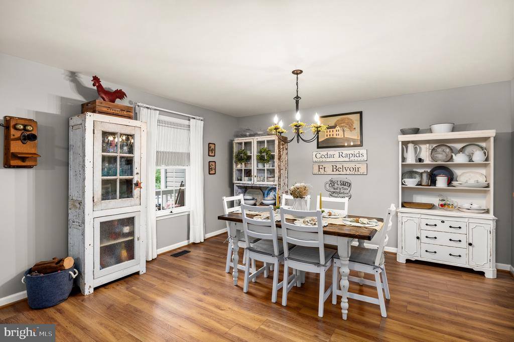 30367 Old Office Road, Locust Grove, VA 22508