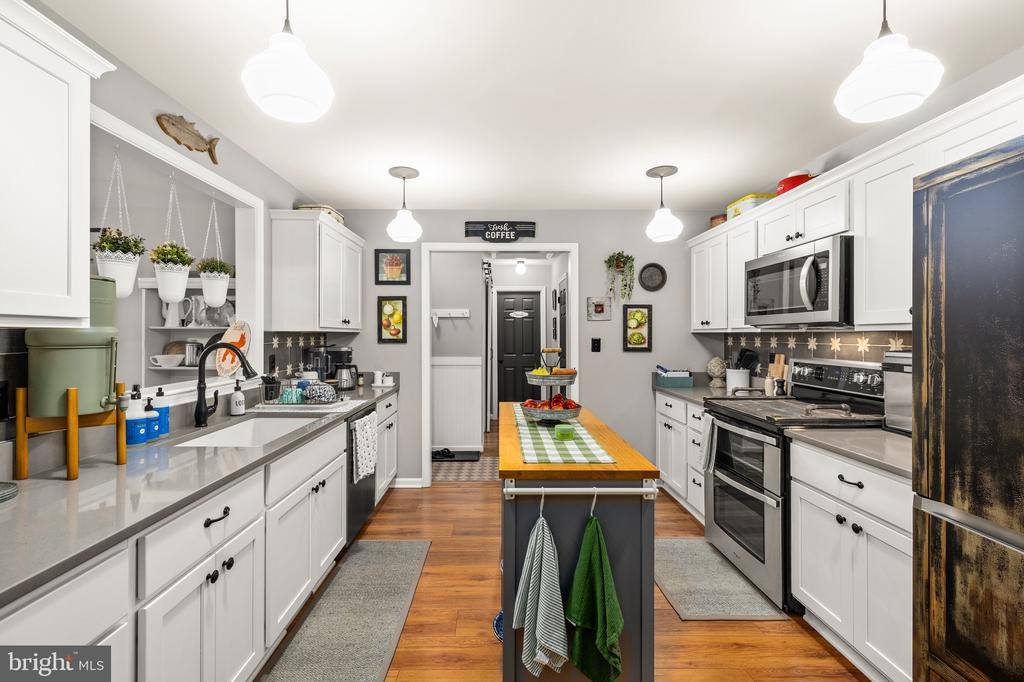 30367 Old Office Road, Locust Grove, VA 22508