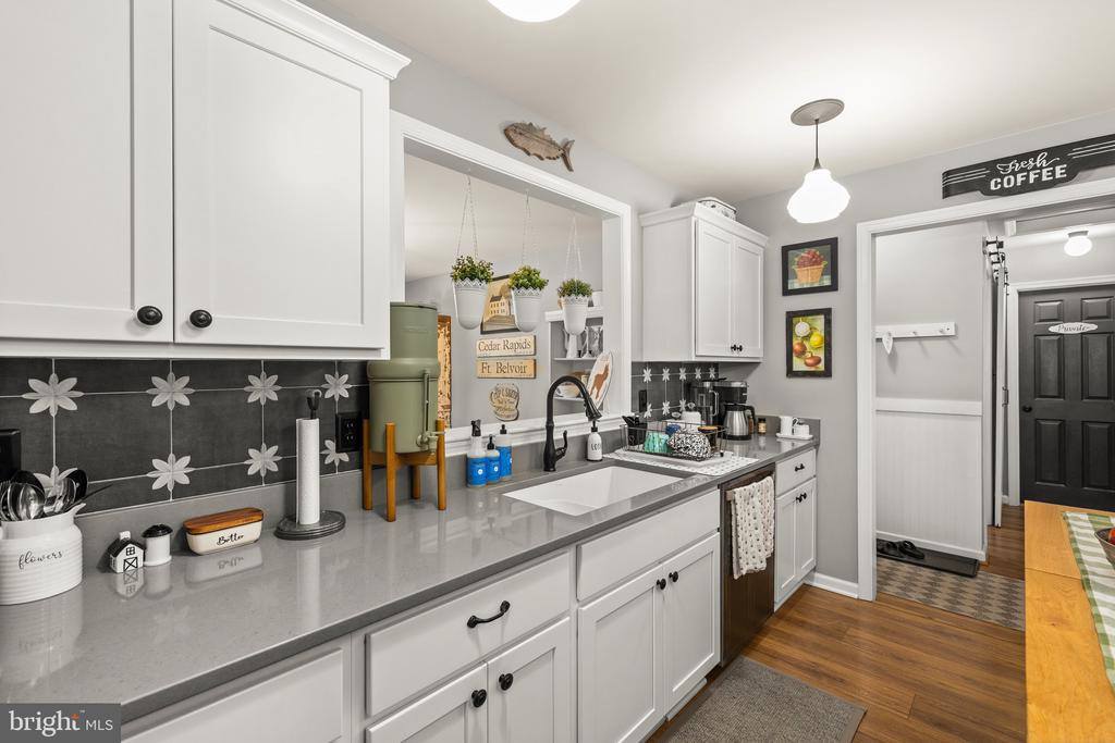 30367 Old Office Road, Locust Grove, VA 22508