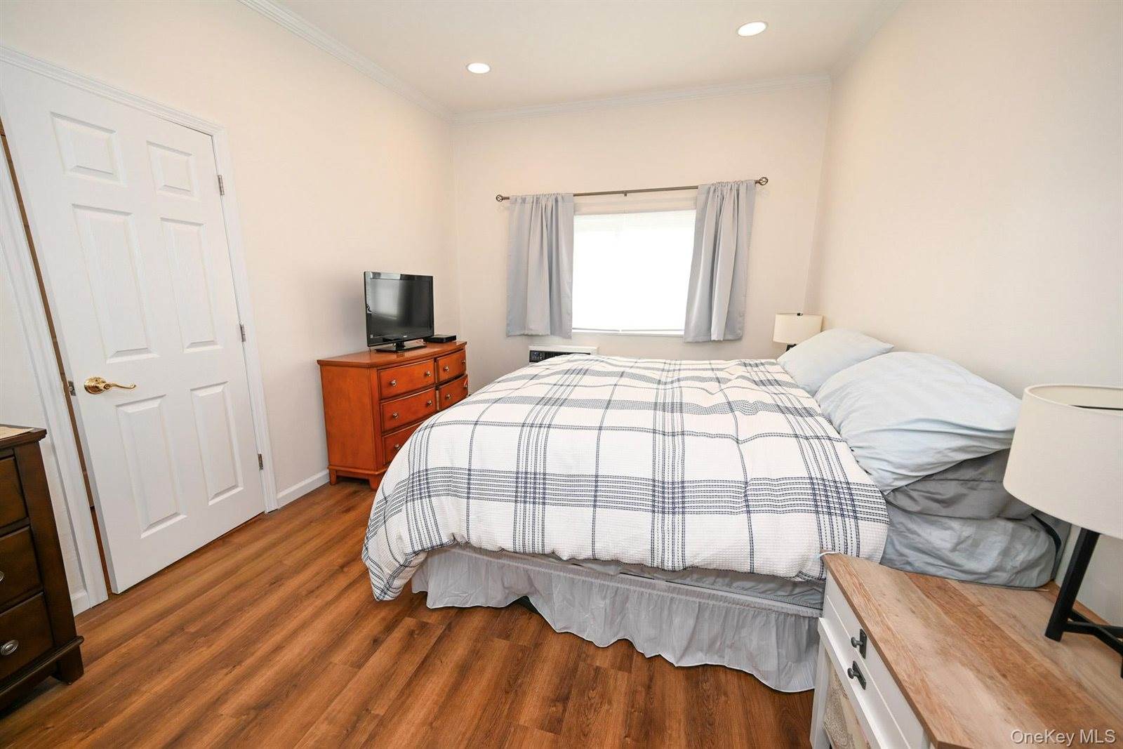 271 North Newbridge Road, Levittown, NY 11756