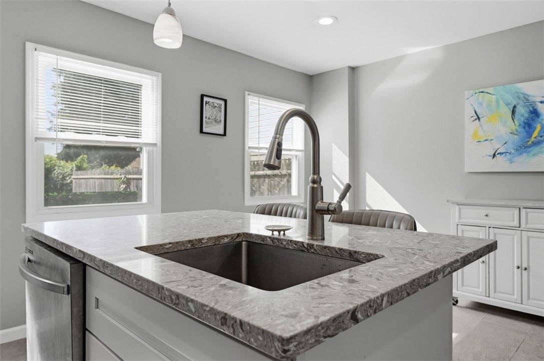 459 Pearl St, Bloomfield, PA 15224