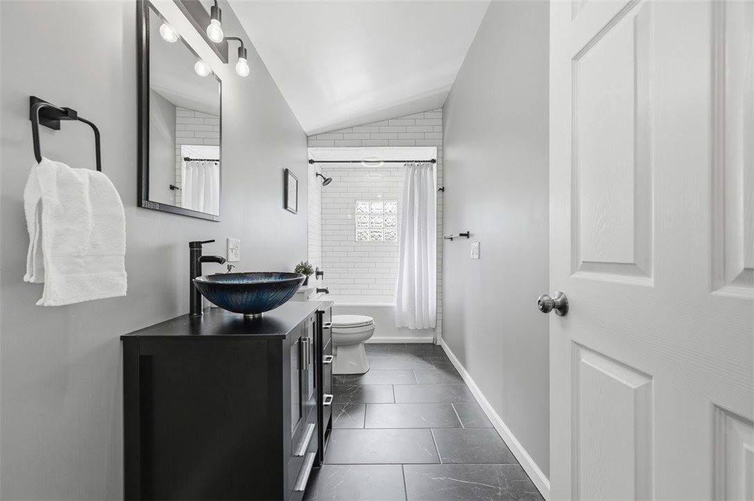 459 Pearl St, Bloomfield, PA 15224