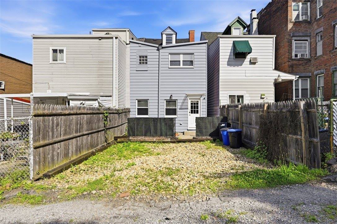 459 Pearl St, Bloomfield, PA 15224