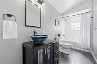 459 Pearl St, Bloomfield, PA 15224