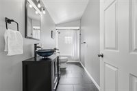 459 Pearl St, Bloomfield, PA 15224