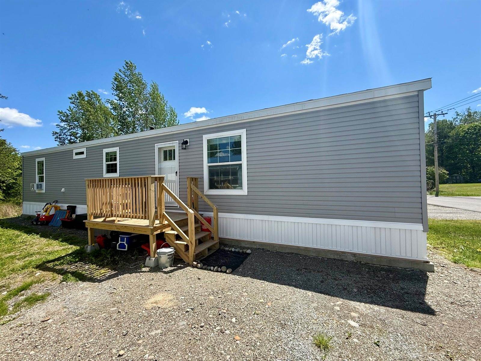 28 Hobson Avenue, Veazie, ME 04401