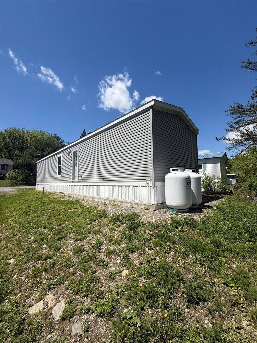 28 Hobson Avenue, Veazie, ME 04401